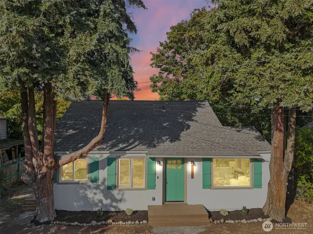 $665,000 | 12077 75th Avenue South, Seattle, WA 98178