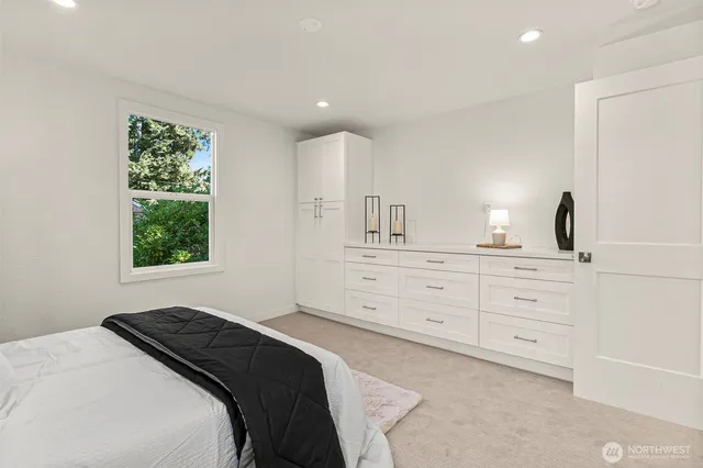 $665,000 | 12077 75th Avenue South, Seattle, WA 98178