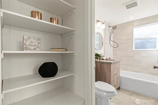 $665,000 | 12077 75th Avenue South, Seattle, WA 98178