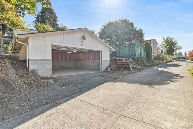 $665,000 | 12077 75th Avenue South, Seattle, WA 98178