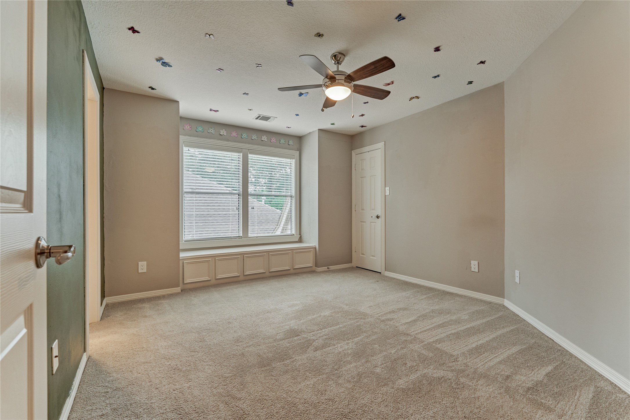 7 Gentry Oak Court Spring, TX 77381 - Photo 33 of 50 a view of an empty room with a window