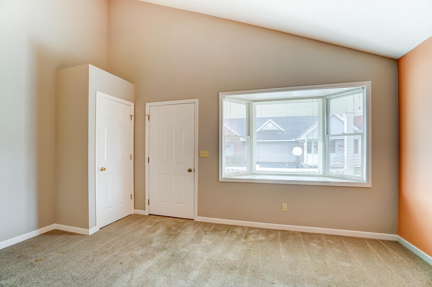 484 Ridgeview Circle East, Unit 1 Springfield, OH 45504 - Photo 4 of 32