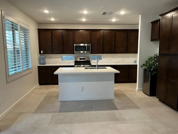 $2,950 | 1355 West Crane Drive, Chandler, AZ 85286