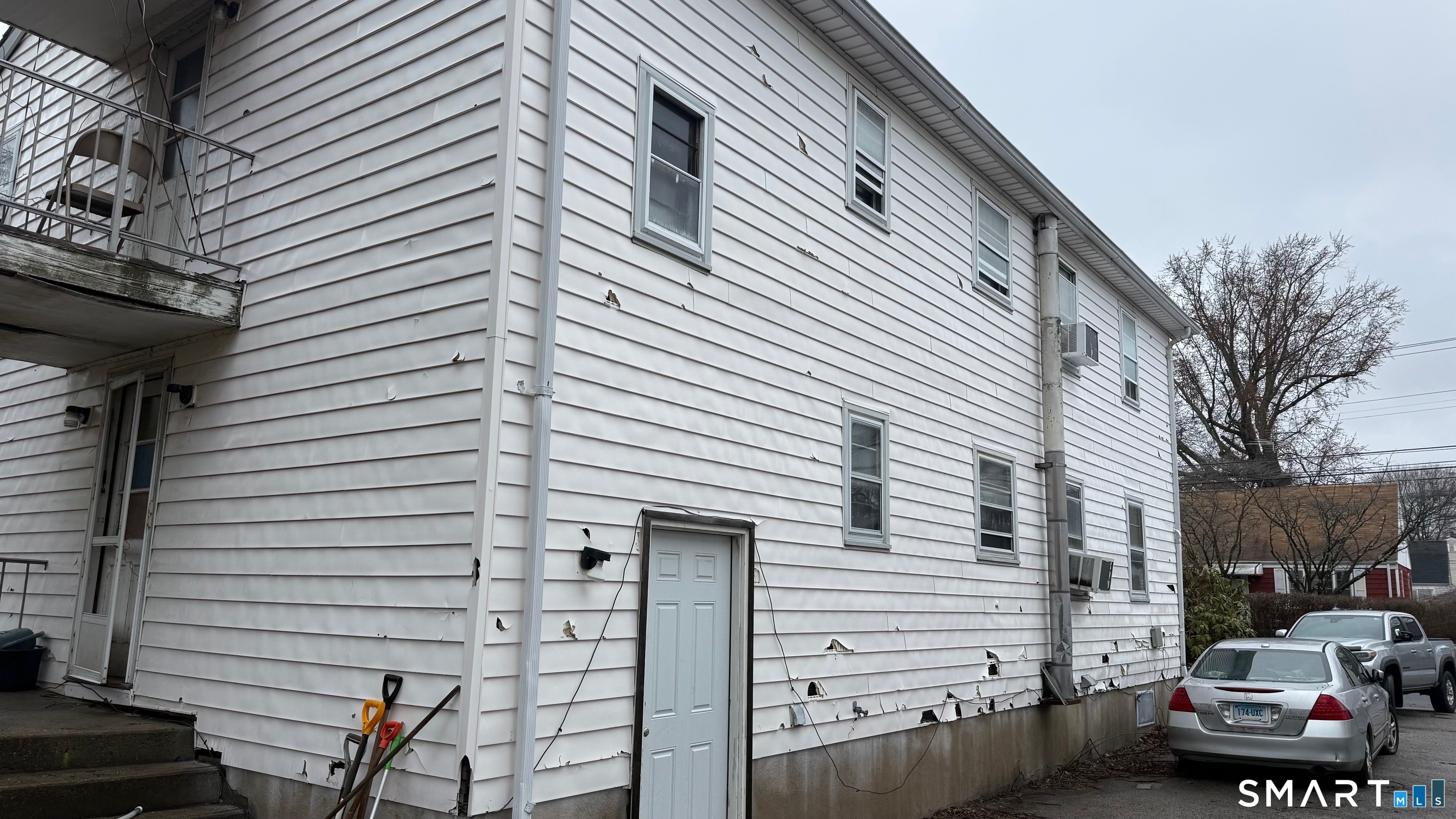 147 Trumbull Avenue Bridgeport, CT 06606 - Photo 2 of 14