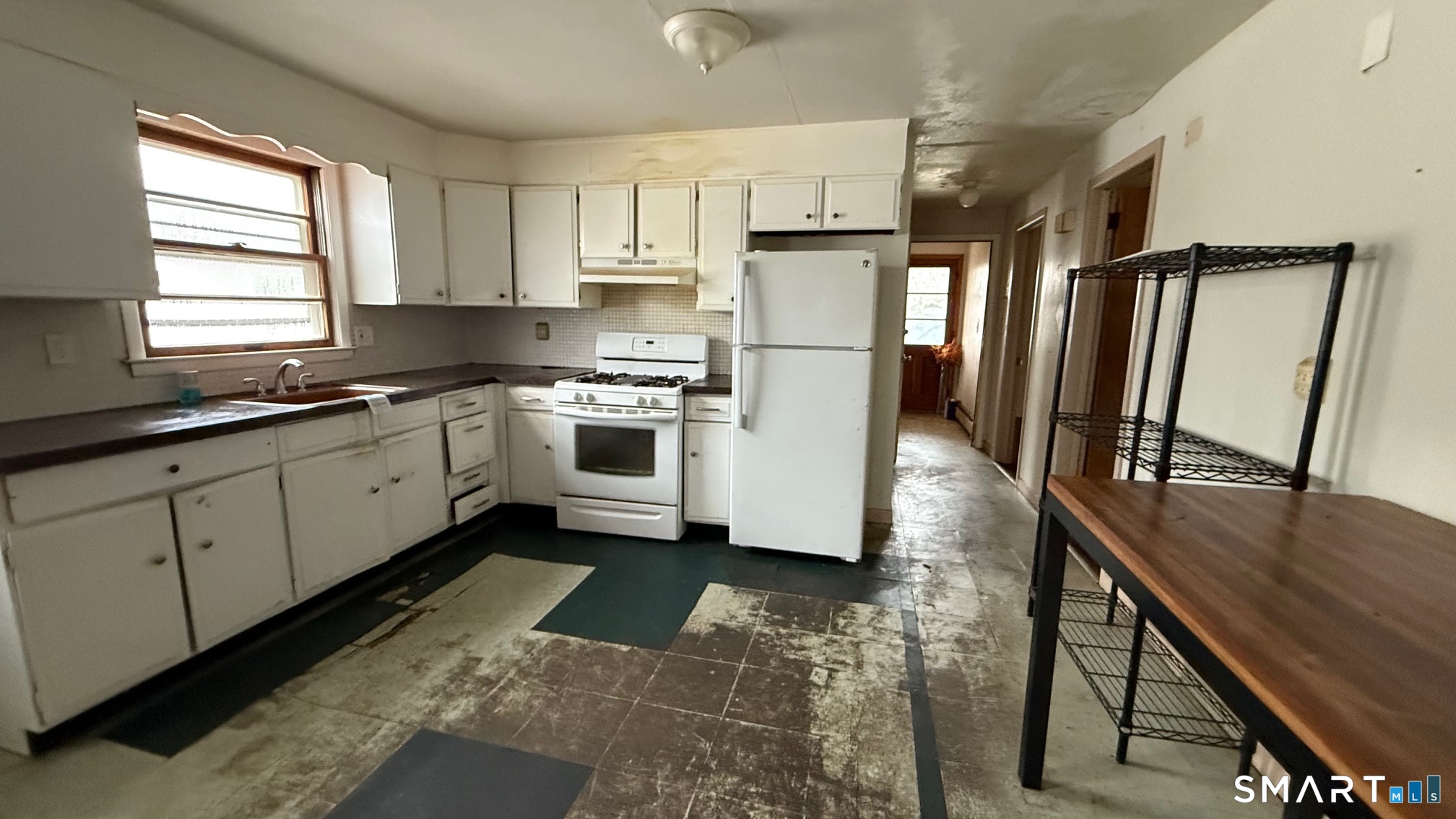 147 Trumbull Avenue Bridgeport, CT 06606 - Photo 4 of 14