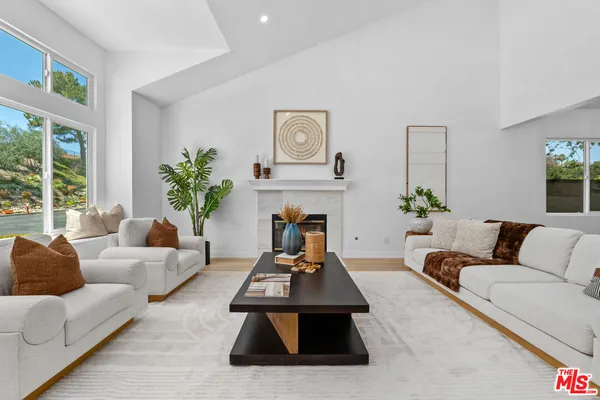 $1,350,000 | 3240 Casino Drive, Thousand Oaks, CA 91362