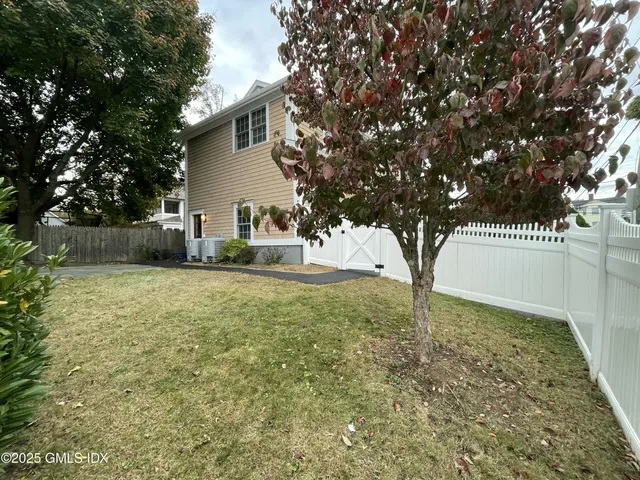 $1,350,000 | 1 Northfield Street, Unit B, Greenwich, CT 06830