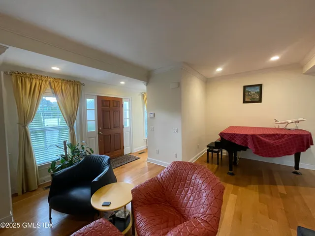 $1,350,000 | 1 Northfield Street, Unit B, Greenwich, CT 06830