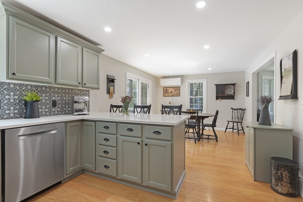 5 Spring Street Douglas, MA 01516 - Photo 11 of 42