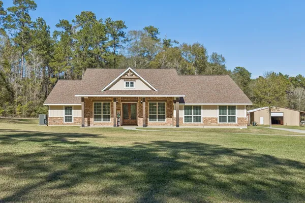 $780,000 | 118 Roosevelt Drive, Shepherd, TX 77371