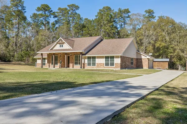 $780,000 | 118 Roosevelt Drive, Shepherd, TX 77371