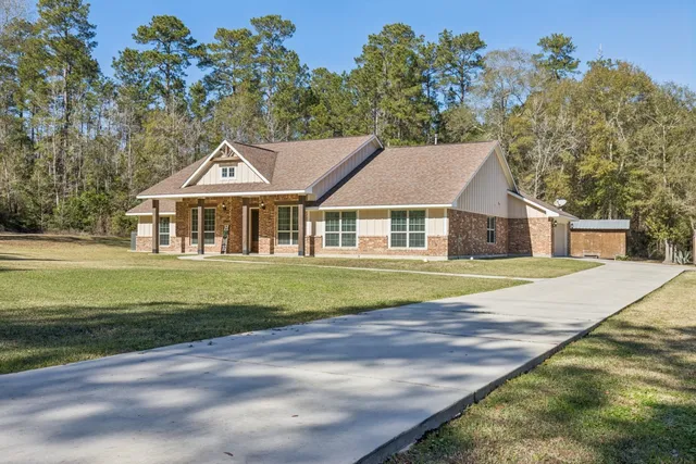 $790,000 | 118 Roosevelt Drive, Shepherd, TX 77371