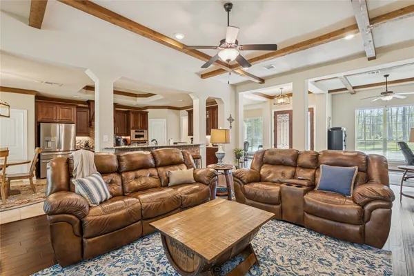 $780,000 | 118 Roosevelt Drive, Shepherd, TX 77371