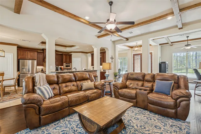 $790,000 | 118 Roosevelt Drive, Shepherd, TX 77371