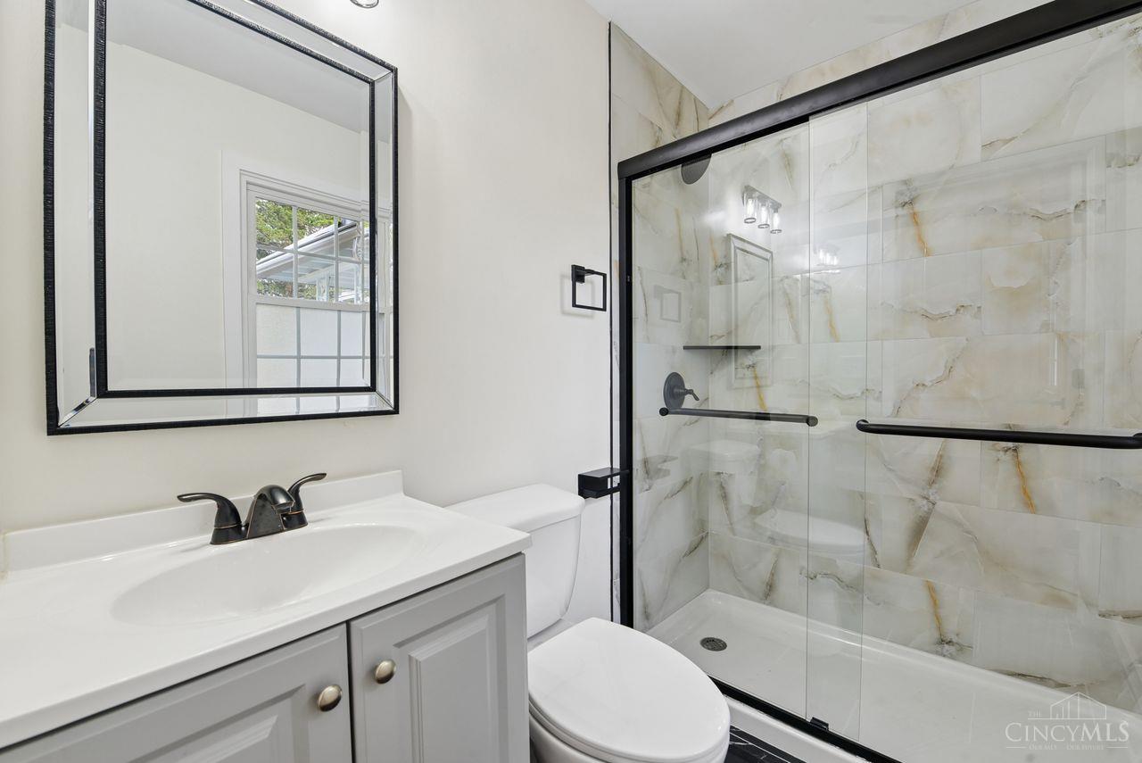 357 Meadowcrest Road Cincinnati, OH 45231 - Photo 26 of 61