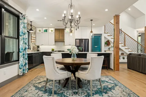 $850,000 | 120 Sage Cove, Bastrop, TX 78602