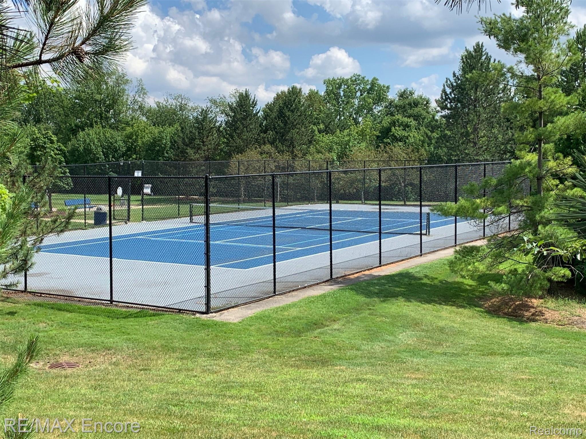 3522 Tremonte Circle Rochester, MI 48306 - Photo 27 of 31 Oakmonte Tennis Court