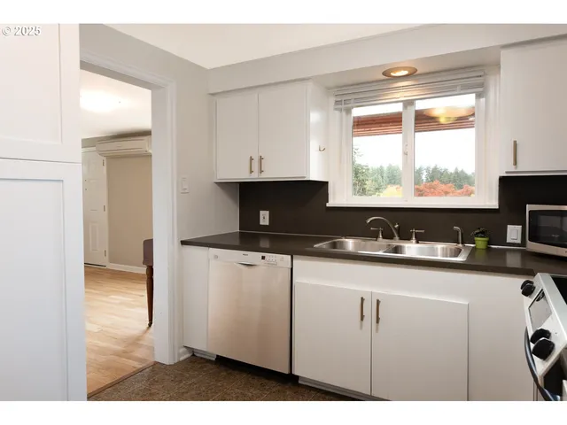 $580,000 | 2575 Chula Vista Boulevard, Eugene, OR 97403