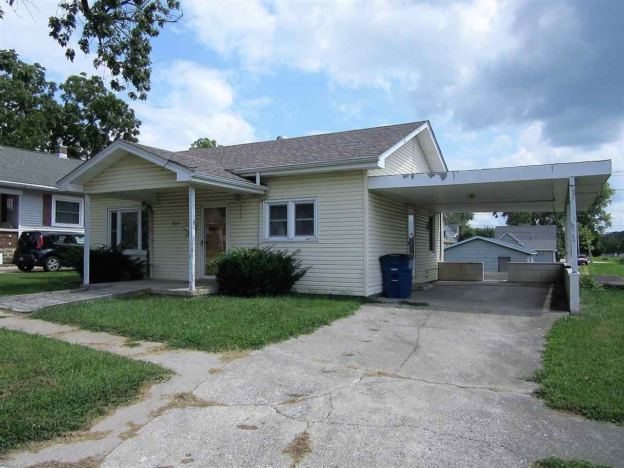 814 R Street Bedford, IN 47421 - Photo 1 of 12 Gallery Image 1
