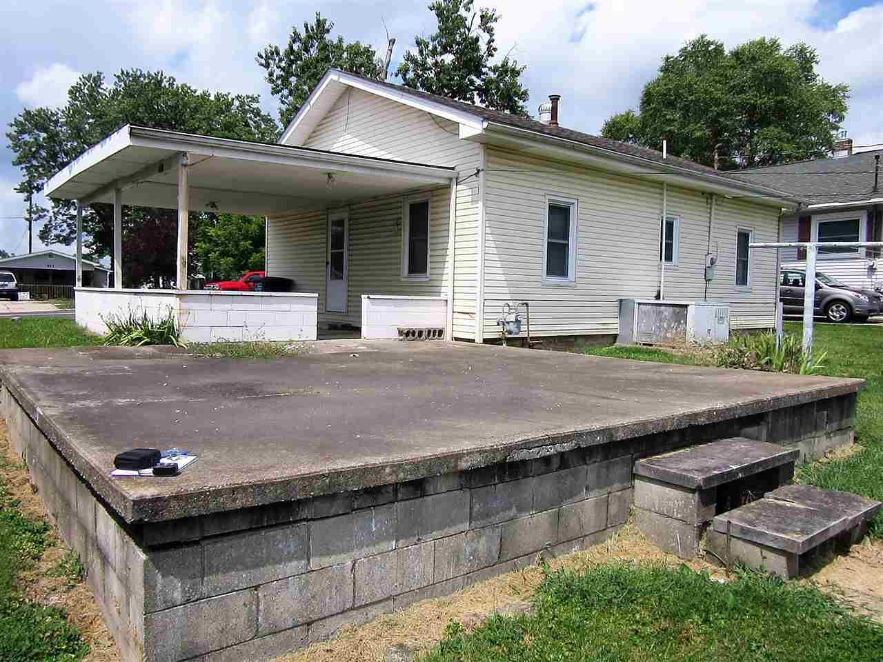 814 R Street Bedford, IN 47421 - Photo 9 of 12 Gallery Image 9