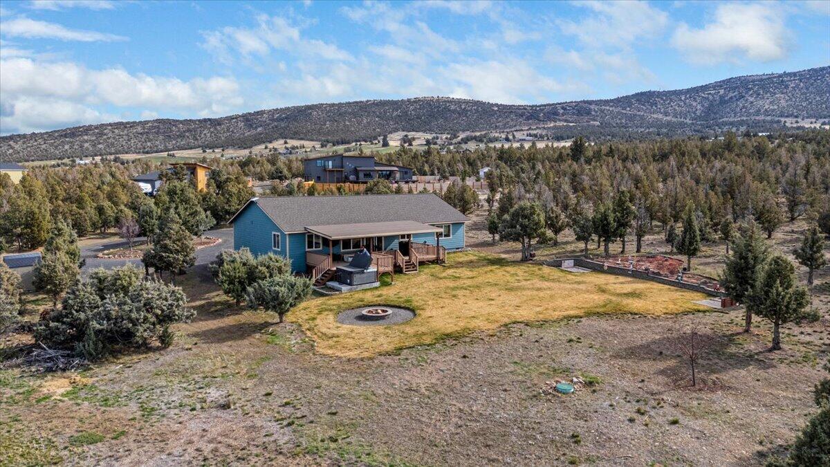 9588 Southwest Copper Road Powell Butte, OR 97753 - Photo 12 of 49