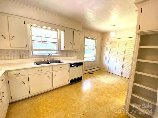 399 Balsam Road Hendersonville, NC 28792 - Photo 3 of 16 Gallery Image 3