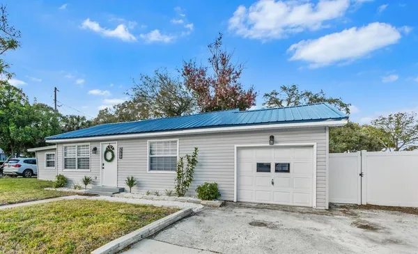 $1,795 | 7799 46th Avenue North, St. Petersburg, FL 33709