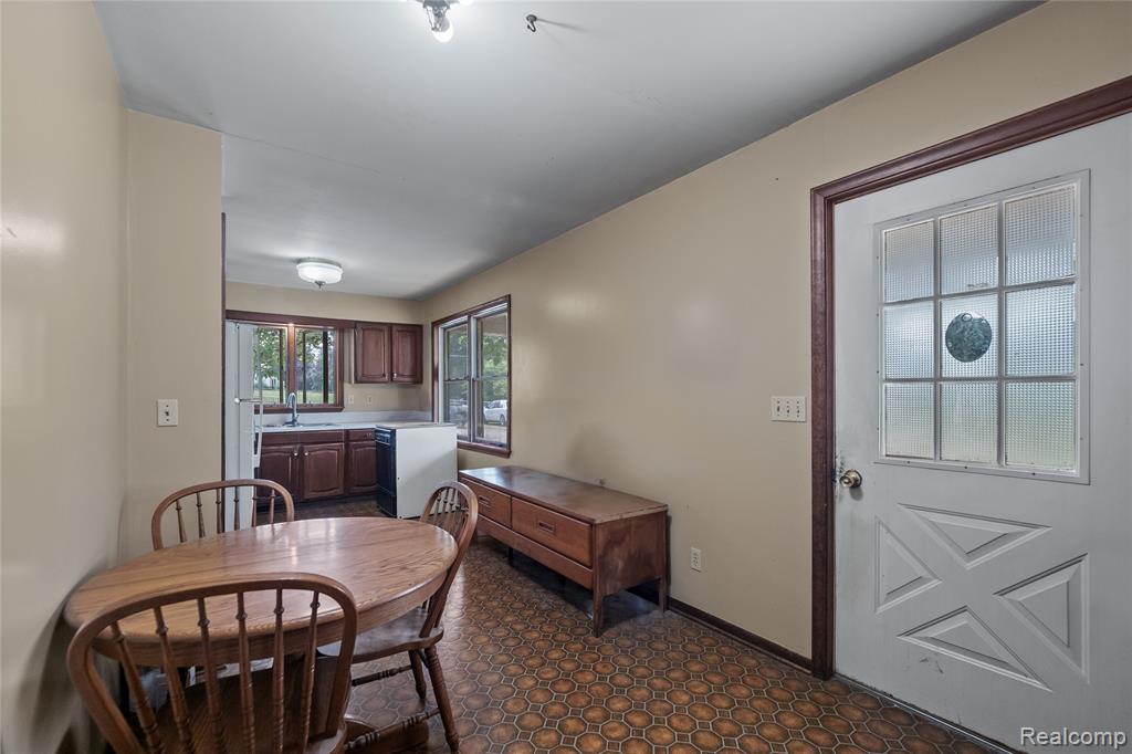 5095 Casey Road Dryden, MI 48428 - Photo 5 of 56