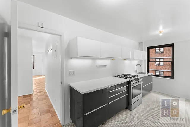 $759,000 | 266 East Broadway, Unit B1208 | Lower East Side