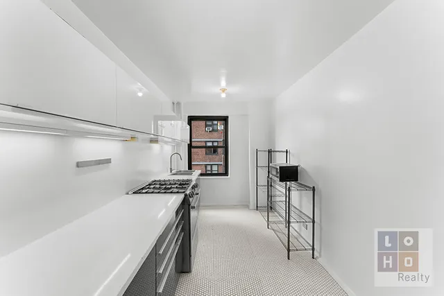 $759,000 | 266 East Broadway, Unit B1208 | Lower East Side