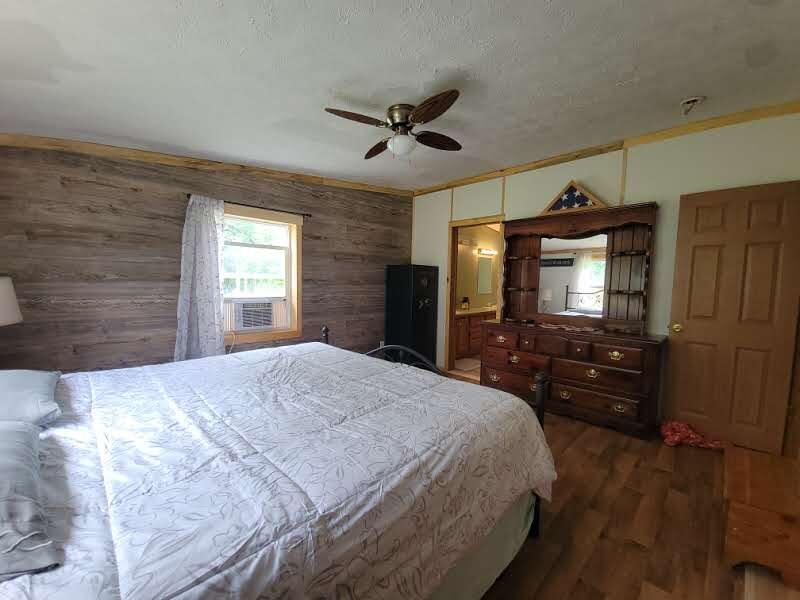 6414 West 18 Road Mesick, MI 49668 - Photo 16 of 53 Primary bedroom