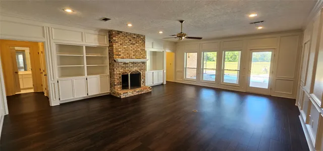 $385,000 | 6180 Sheridan Oaks Drive, Beaumont, TX 77706