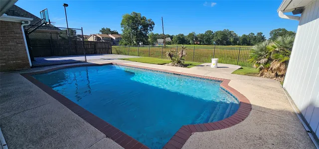 $385,000 | 6180 Sheridan Oaks Drive, Beaumont, TX 77706