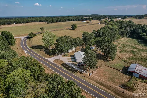$369,900 | 18397 Hwy Hh, Lebanon, MO 65536