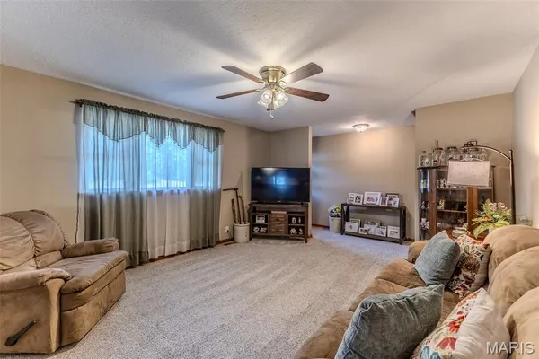 $369,900 | 18397 Hwy Hh, Lebanon, MO 65536
