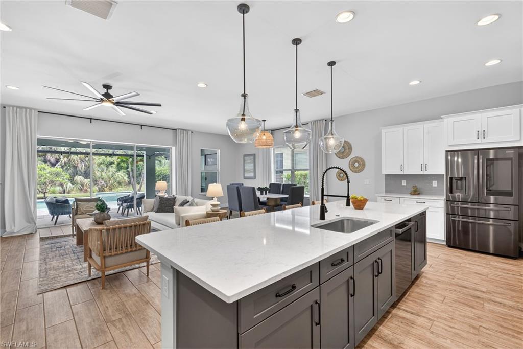 3500 Pilot Circle Naples, FL 34120 - Photo 5 of 23 Photo has been virtually staged. Furnishings, décor, and/or enhancements shown are for illustrative purposes only and may not reflect the current condition of the property.