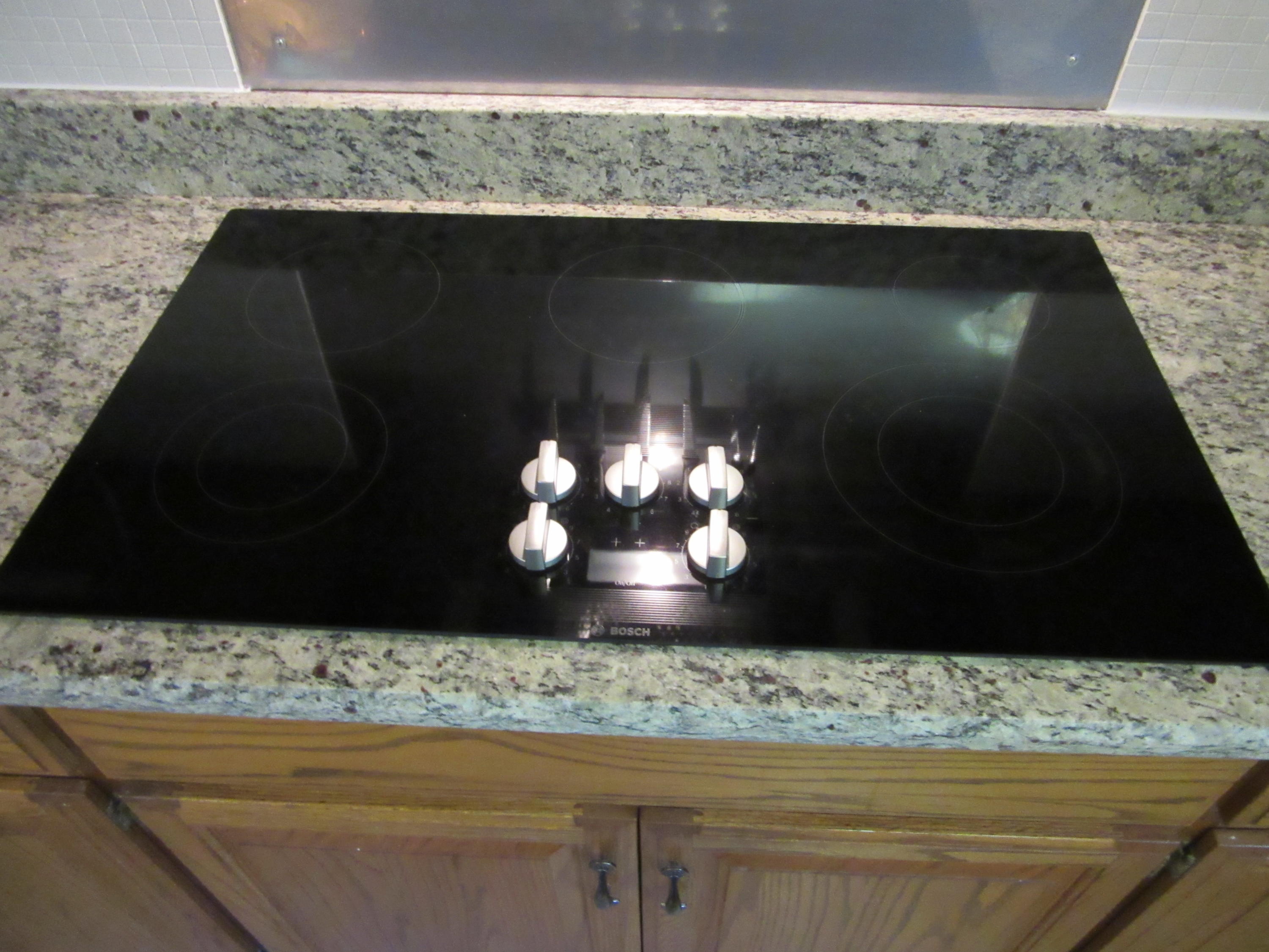 5341 Fort Sumter Road Knoxville, TN 37938 - Photo 21 of 28 NEW Five eye BOSCH smooth top...