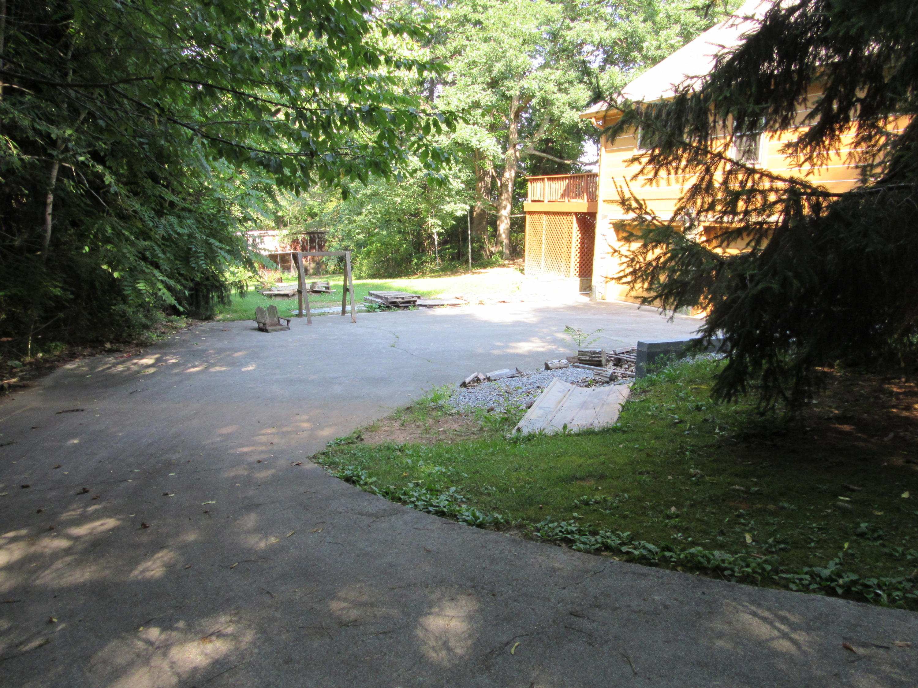 5341 Fort Sumter Road Knoxville, TN 37938 - Photo 7 of 28 Rear driveway...