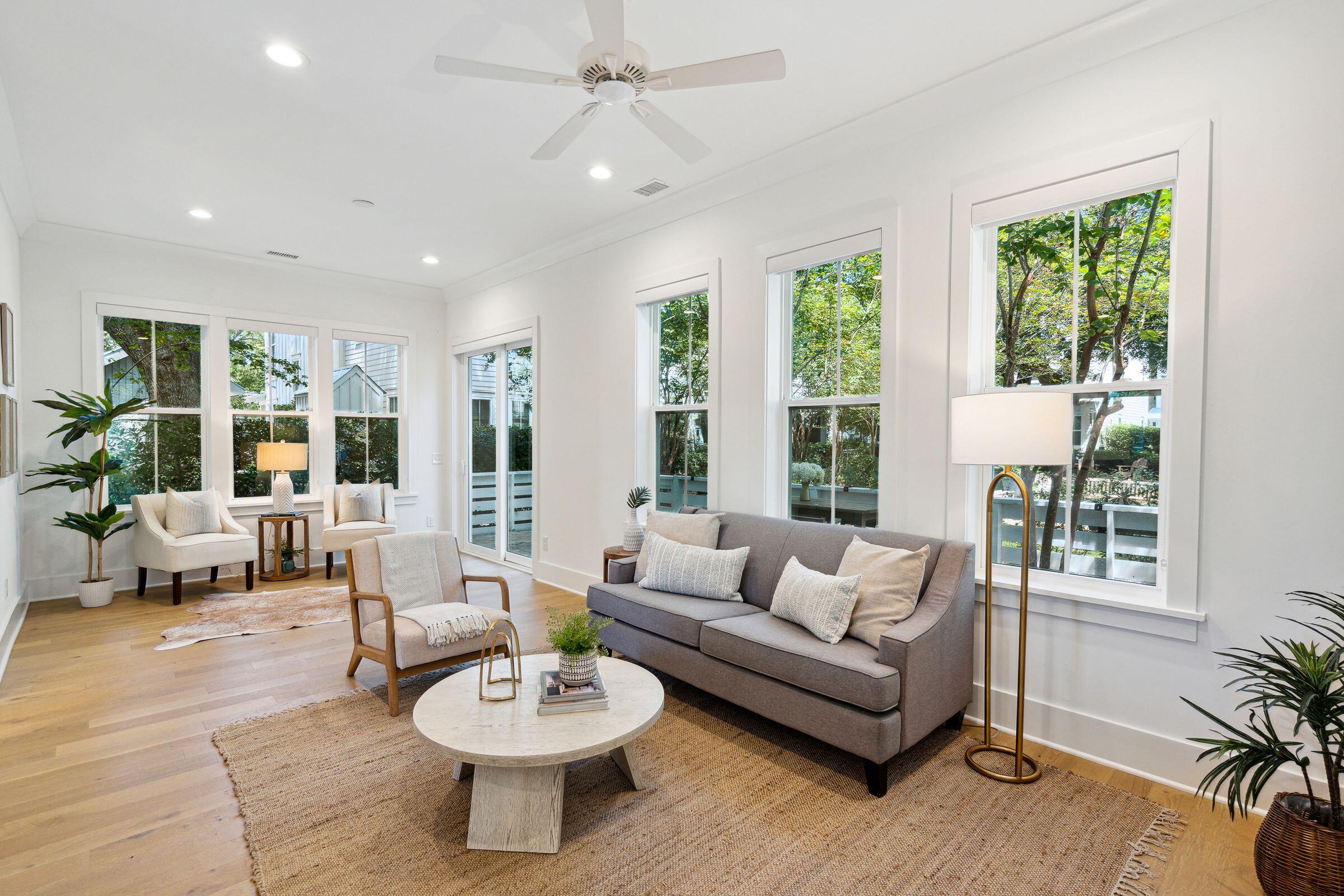 125 Bratton Circle Mount Pleasant, SC 29464 - Photo 11 of 53 125BrattonCircle-KeenEyeMarketing-018