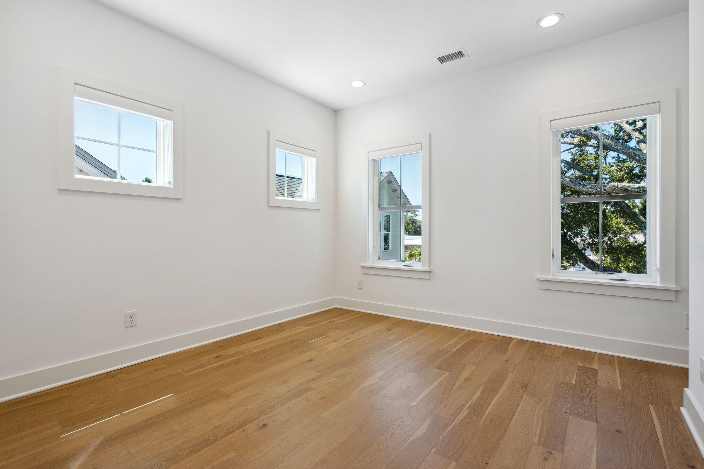 125 Bratton Circle Mount Pleasant, SC 29464 - Photo 29 of 53 125BrattonCircle-KeenEyeMarketing-034