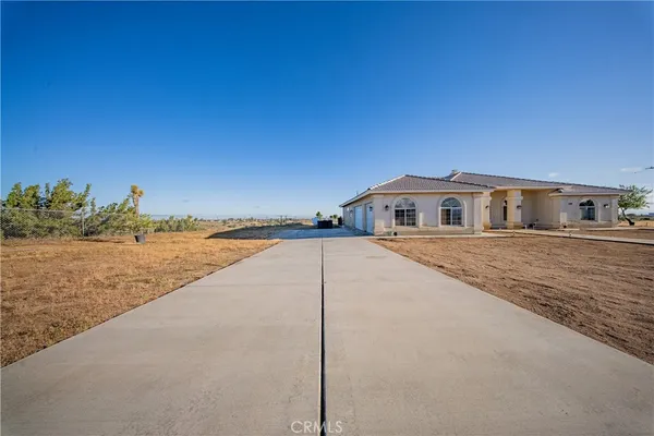 $658,000 | 10490 Joshua Road, Oak Hills, CA 92344