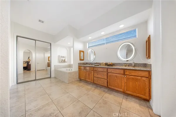 $658,000 | 10490 Joshua Road, Oak Hills, CA 92344