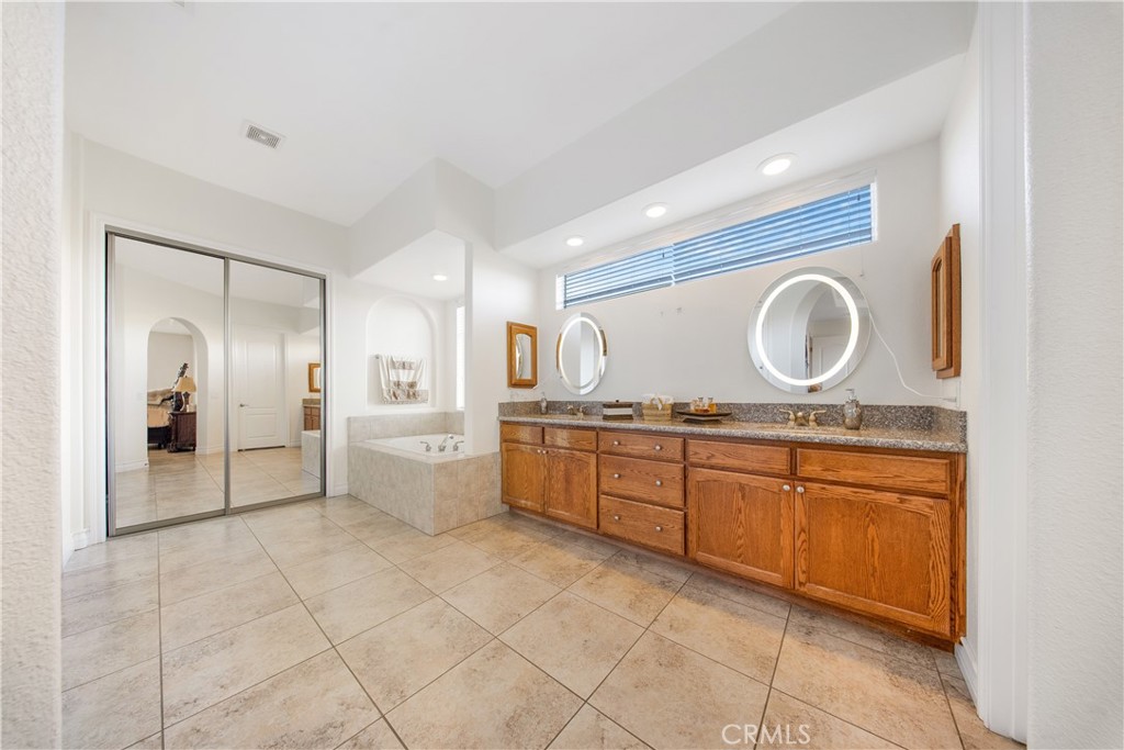 10490 Joshua Road Oak Hills, CA 92344 - Photo 39 of 59