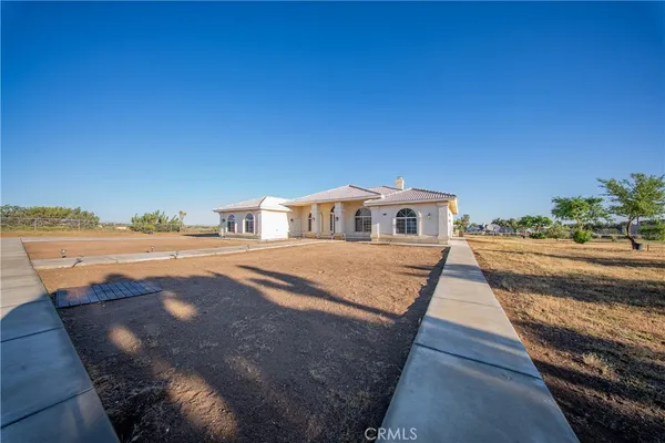 $658,000 | 10490 Joshua Road, Oak Hills, CA 92344