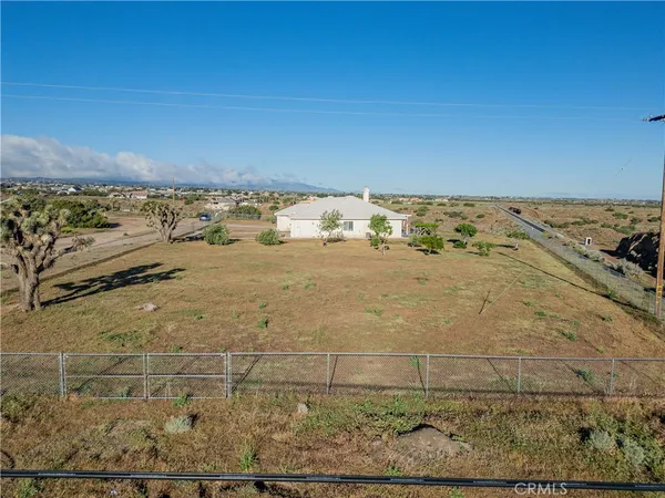 $658,000 | 10490 Joshua Road, Oak Hills, CA 92344