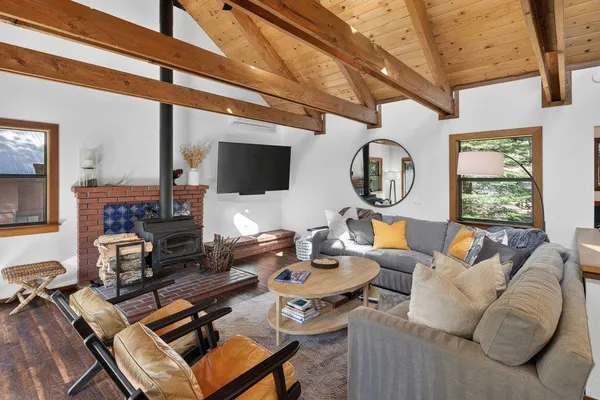 $1,025,000 | 11805 St Bernard Drive, Truckee, CA 96161