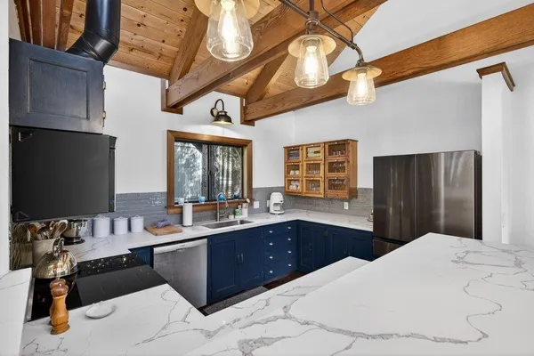 $1,025,000 | 11805 St Bernard Drive, Truckee, CA 96161