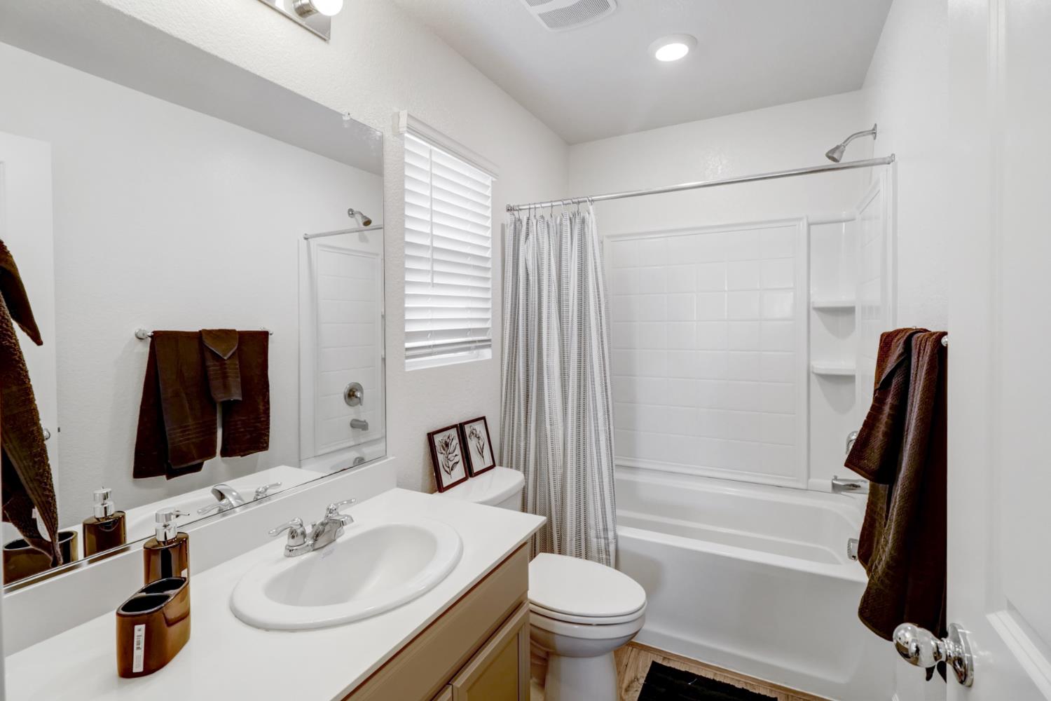 2887 Krone Way Antelope, CA 95843 - Photo 29 of 46