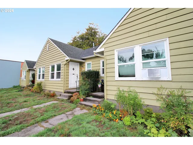 $1,090,000 | 1805 Northeast 8th Avenue, Portland, OR 97212