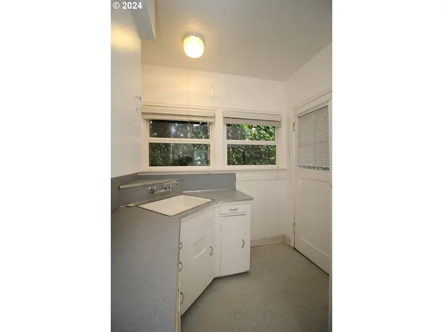 $1,090,000 | 1805 Northeast 8th Avenue, Portland, OR 97212